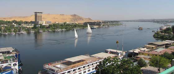 Cruise Luxor to Aswan