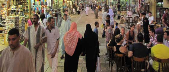 How to Dress in Egypt How to Dress in Egypt