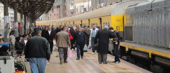 Alexandria Transport Guide - Life on the platfrom at Sidi Gaber Station Alexandria Transport